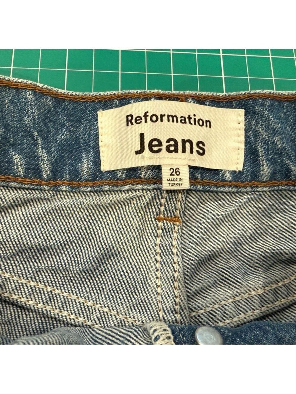 Reformation Charlie High Rise Jean Shorts 26 Frayed Hem Sustainable Denim - Picture 2 of 8